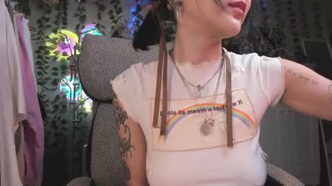 Snapshot of kellyasian chatting on 01.23.25 Leia online show from 01.23.25