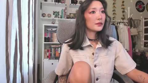 Snapshot of kellyasian chatting on 09.14.25 Leia online show from 09.14.25