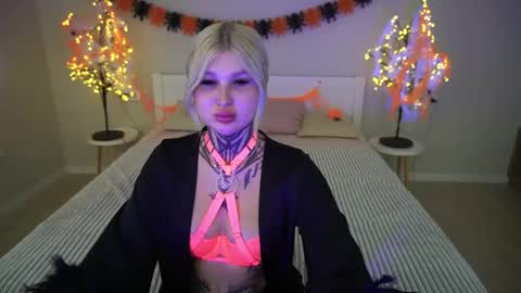 Snapshot of kellybabbe chatting on 11.02.25 Kelly online show from 11.02.25