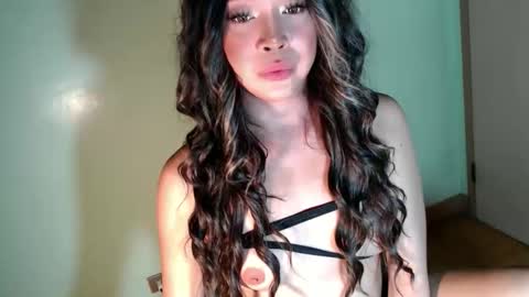 Snapshot of kellyclarksonx chatting on 09.29.25 its me KELLY online show from 09.29.25