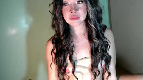 Snapshot of kellyclarksonx chatting on 10.06.25 its me KELLY online show from 10.06.25