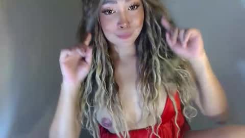 Snapshot of kellyclarksonx chatting on 04.24.26 its me KELLY online show from 04.24.26