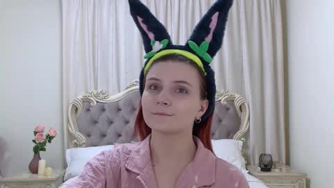 Kelly Stoneys online show from 11.04.25