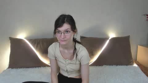 Kelsirabenold online show from 03.17.26