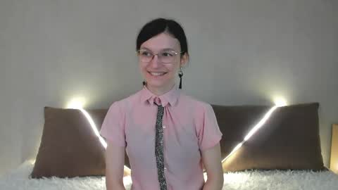 Kelsirabenold online show from 04.14.26