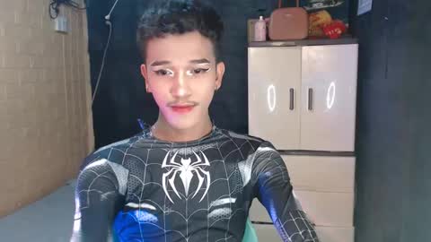 Snapshot of ken_bigcockxx chatting on 02.06.25 Ken online show from 02.06.25