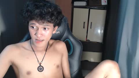 Snapshot of ken_bigcockxx chatting on 10.06.25 Ken online show from 10.06.25