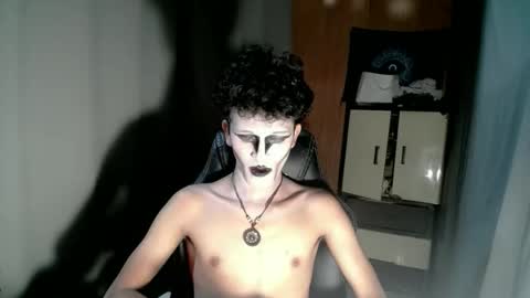 Snapshot of ken_bigcockxx chatting on 11.05.25 Ken online show from 11.05.25