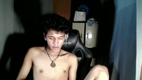 Snapshot of ken_bigcockxx chatting on 11.07.25 Ken online show from 11.07.25