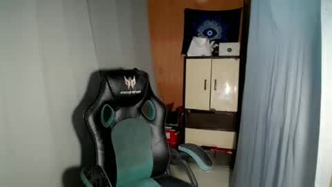 Snapshot of ken_bigcockxx chatting on 11.11.25 Ken online show from 11.11.25