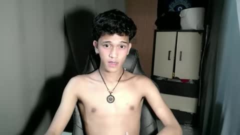 Snapshot of ken_bigcockxx chatting on 11.20.25 Ken online show from 11.20.25