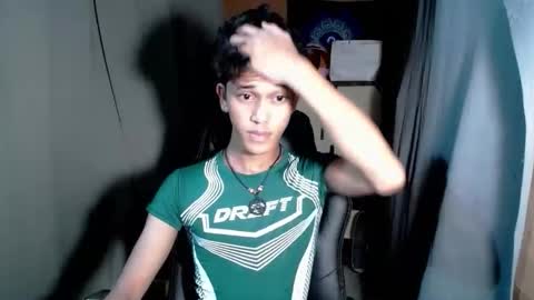 Snapshot of ken_bigcockxx chatting on 11.23.25 Ken online show from 11.23.25