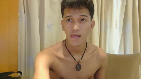 Snapshot of ken_bigcockxx chatting on 11.30.25 Ken online show from 11.30.25