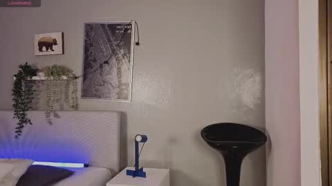   online show from 10.10.25