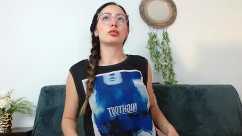 Snapshot of kendal_mosk chatting on 11.05.25 Valery online show from 11.05.25