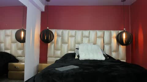 Kendal online show from 04.04.26