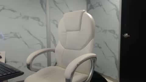 kendall69__ online show from 12.08.24