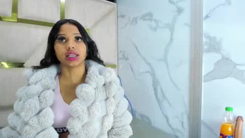 kendall69__ online show from 11.04.25