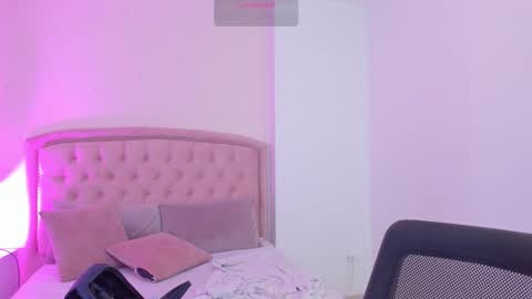 Kendall online show from 02.13.26