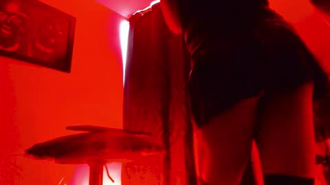 Kendall online show from 10.15.25