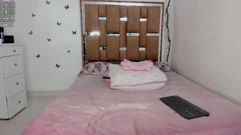 Snapshot of kendall_ewers chatting on 02.19.26 Kendall ewers online show from 02.19.26