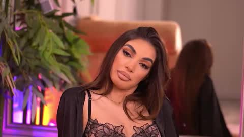 Snapshot of kendall_jolly chatting on 12.15.25 Kendal online show from 12.15.25
