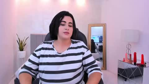 Snapshot of kendall_roous chatting on 09.17.25 kendall_roous online show from 09.17.25