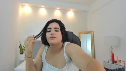 Snapshot of kendall_roous chatting on 09.18.25 kendall_roous online show from 09.18.25
