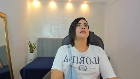 Snapshot of kendall_roous chatting on 09.29.25 kendall_roous online show from 09.29.25