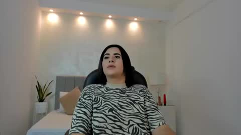 Snapshot of kendall_roous chatting on 10.14.25 kendall_roous online show from 10.14.25