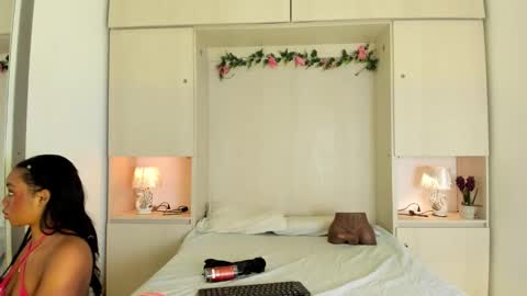 Kendal online show from 02.20.26