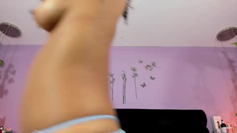 Snapshot of kendallwings chatting on 12.03.25 kendallwings online show from 12.03.25