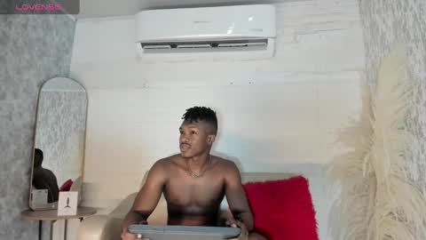 Snapshot of kender21_ chatting on 02.25.25 Kender online show from 02.25.25