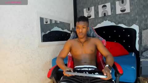 Snapshot of kender21_ chatting on 10.28.25 Kender online show from 10.28.25