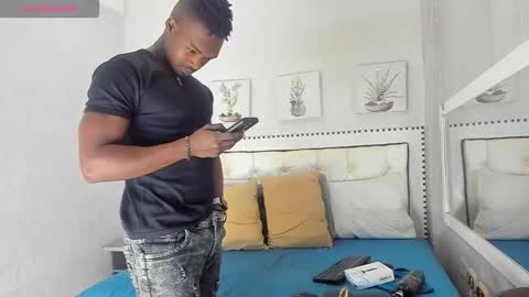 Snapshot of kender21_ chatting on 10.30.25 Kender online show from 10.30.25