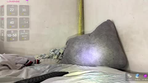 Snapshot of kender21_ chatting on 11.11.25 Kender online show from 11.11.25