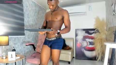 Snapshot of kender21_ chatting on 11.19.25 Kender online show from 11.19.25