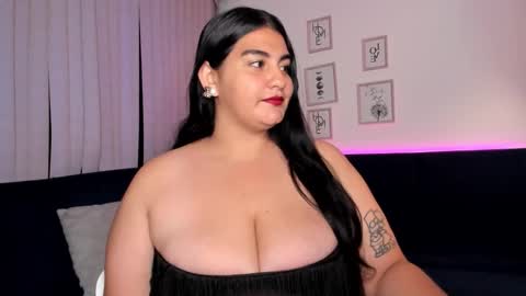 Snapshot of kendra_crow chatting on 11.04.25 Kendra crow online show from 11.04.25