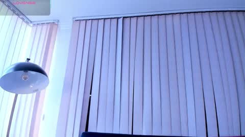 Snapshot of kendra_crow chatting on 12.01.25 Kendra crow online show from 12.01.25