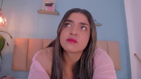 Snapshot of kendra_hottt chatting on 11.26.25 kendra_hottt online show from 11.26.25