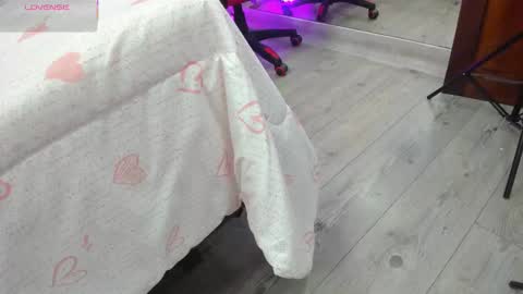 Kendra London online show from 03.27.26