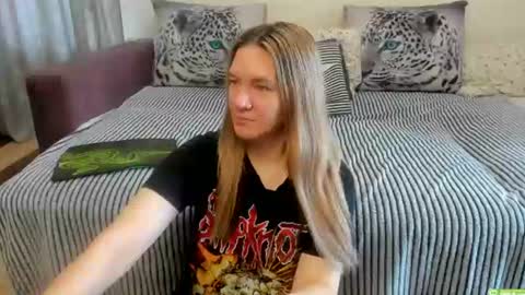 Snapshot of kendra_xx_ chatting on 06.14.26 Kendra online show from 06.14.26
