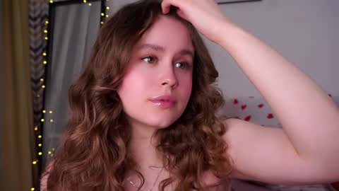 Kira online show from 04.08.26