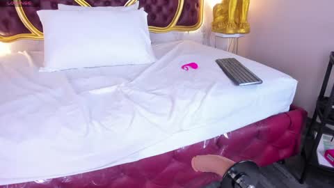 Kendral  online show from 04.16.26