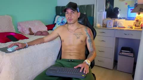 Chriss Morales online show from 10.28.25