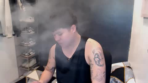 Snapshot of kenhotline911 chatting on 12.20.24 ken online show from 12.20.24