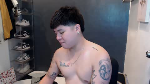 Snapshot of kenhotline911 chatting on 12.26.24 ken online show from 12.26.24