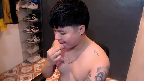 Snapshot of kenhotline911 chatting on 01.03.25 ken online show from 01.03.25