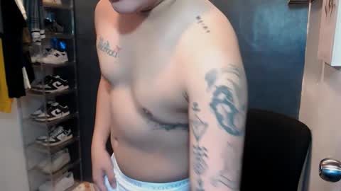 Snapshot of kenhotline911 chatting on 01.08.25 ken online show from 01.08.25