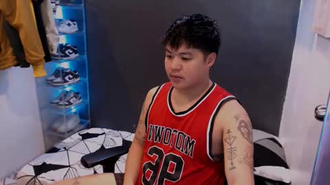 Snapshot of kenhotline911 chatting on 01.12.25 ken online show from 01.12.25